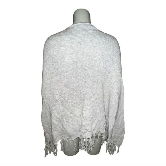 Sole Society Women's Light Gray Fringe Shawl Wool Blend One Size NWOT - Picture 2 of 6